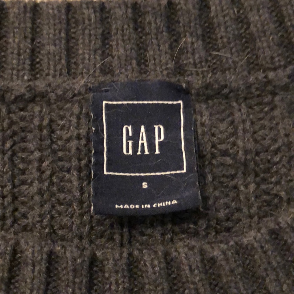 Gap cable knit sweater
